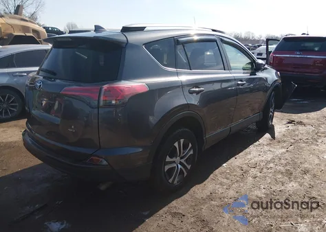 2017 Toyota Rav4 Le z USA, uszkodzony, nr VIN JTMBFREV7HJ148555